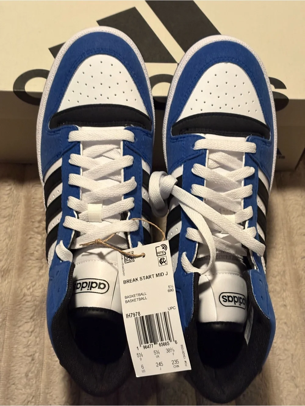 Adidas Blue & White Low-Top Sneakers boys size 6 BNWT AT-7/57